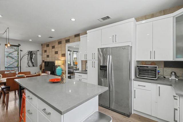 2020 Rice Aly, Sacramento, CA 95811