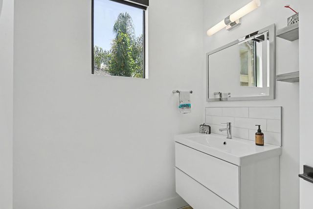 2020 Rice Aly, Sacramento, CA 95811