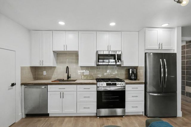 2020 Rice Aly, Sacramento, CA 95811