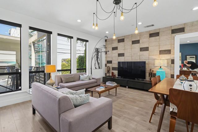 2020 Rice Aly, Sacramento, CA 95811
