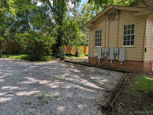 2166 College Street, Montgomery, AL 36106
