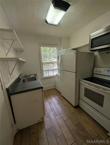 2166 College Street, Montgomery, AL 36106