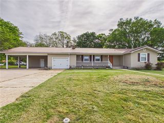 803 N Springfield Street, Berryville, AR 72616