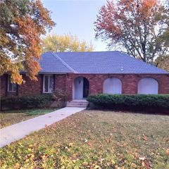 1007 Wyckwood Drive, Liberty, MO 64068