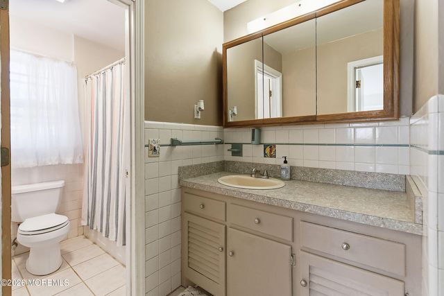 31 Mitchell Drive, Toms River, NJ 08755