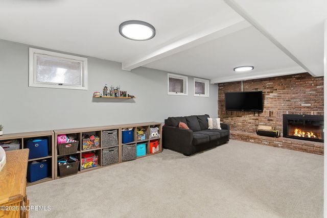 31 Mitchell Drive, Toms River, NJ 08755