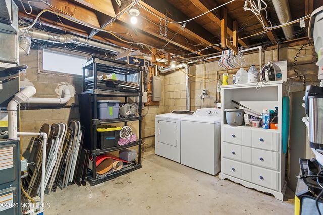 31 Mitchell Drive, Toms River, NJ 08755