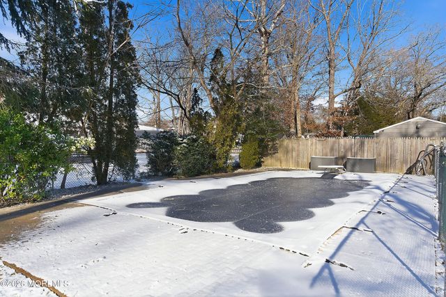 31 Mitchell Drive, Toms River, NJ 08755