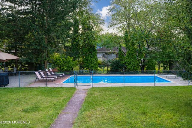 31 Mitchell Drive, Toms River, NJ 08755