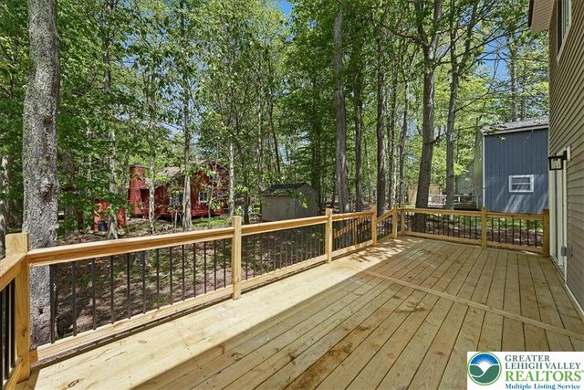 8592 Periwinkle Drive, Coolbaugh Twp, PA 18466