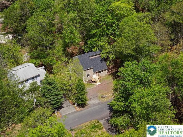 8592 Periwinkle Drive, Coolbaugh Twp, PA 18466