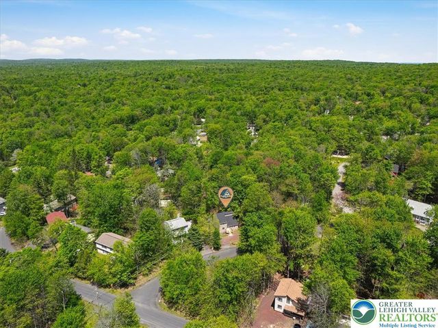8592 Periwinkle Drive, Coolbaugh Twp, PA 18466