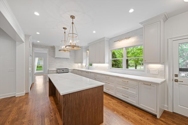 6013 Landmark Pl, Brentwood, TN 37027