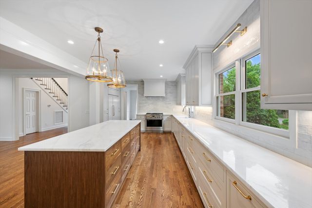 6013 Landmark Pl, Brentwood, TN 37027