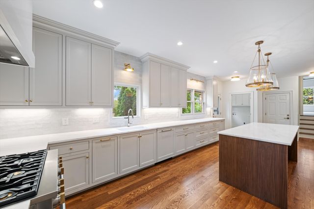 6013 Landmark Pl, Brentwood, TN 37027