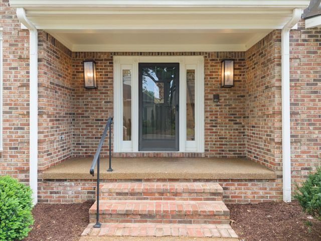 6013 Landmark Pl, Brentwood, TN 37027