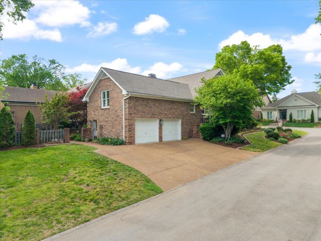 6013 Landmark Pl, Brentwood, TN 37027