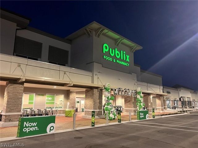 18651 Ives DR, Estero, FL 33928