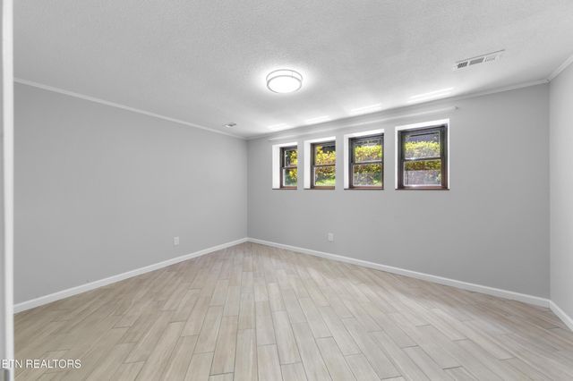 235 S Ridge Rd, Knoxville, TN 37920