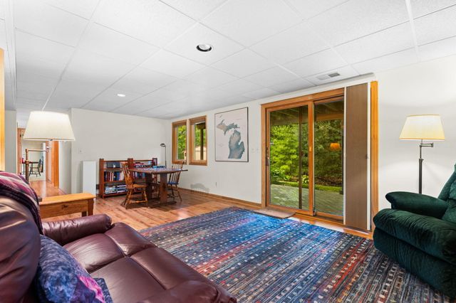 444 Burr Oak Drive, Ann Arbor, MI 48103