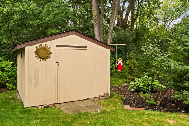 444 Burr Oak Drive, Ann Arbor, MI 48103