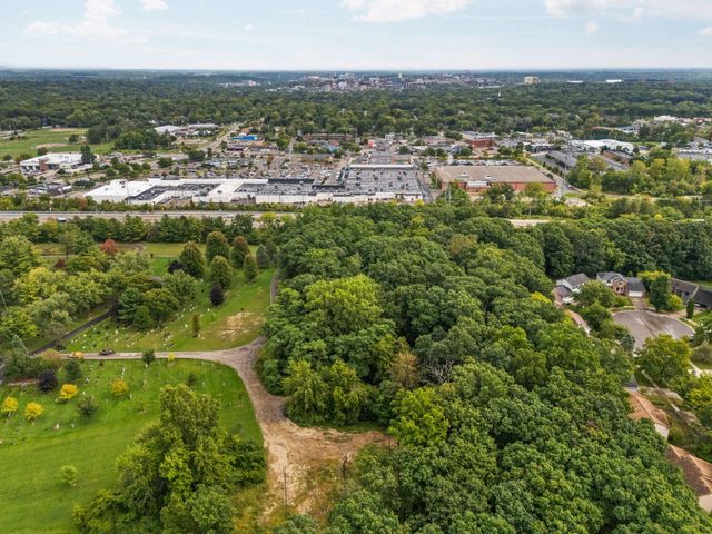 444 Burr Oak Drive, Ann Arbor, MI 48103