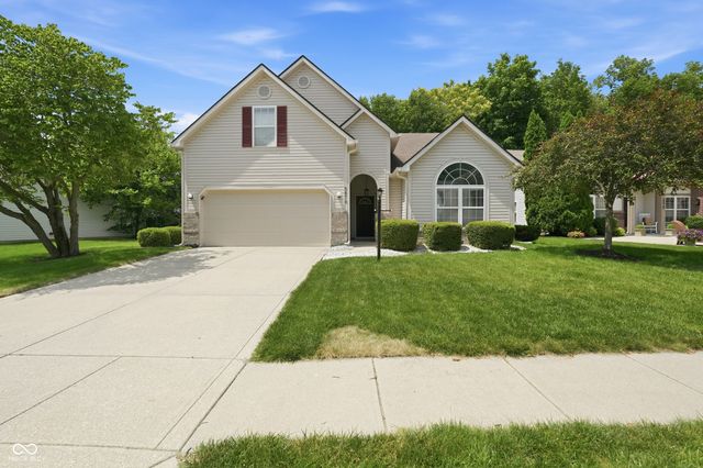 5876 Lost Oaks Drive, Carmel, IN 46033