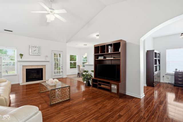 5876 Lost Oaks Drive, Carmel, IN 46033