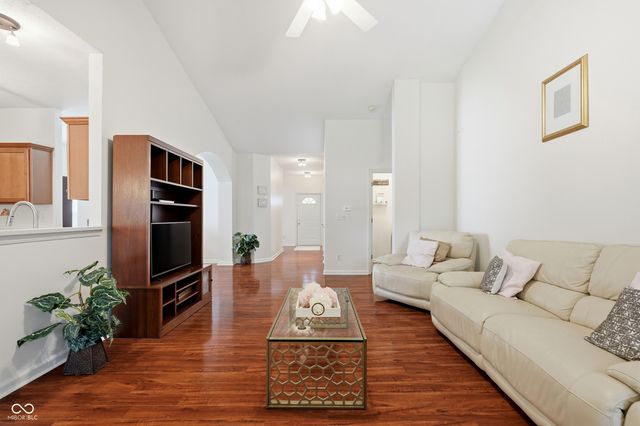 5876 Lost Oaks Drive, Carmel, IN 46033