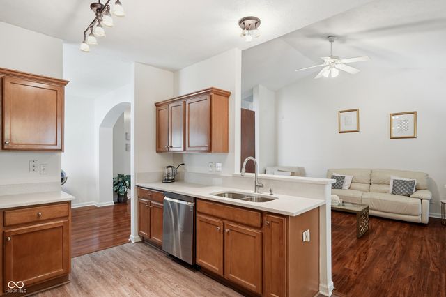 5876 Lost Oaks Drive, Carmel, IN 46033