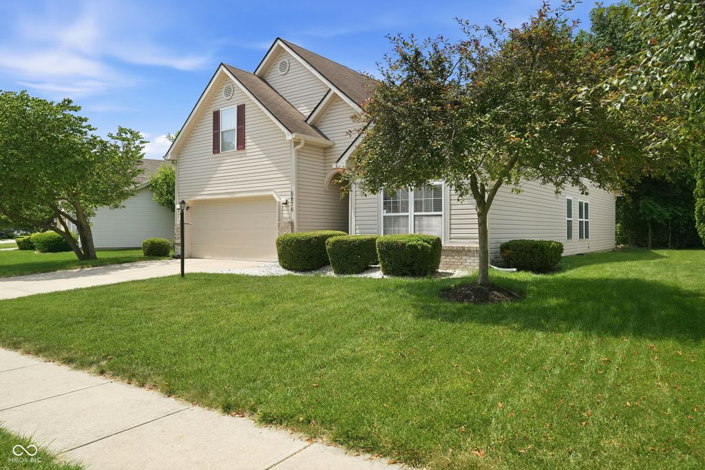 5876 Lost Oaks Drive, Carmel, IN 46033