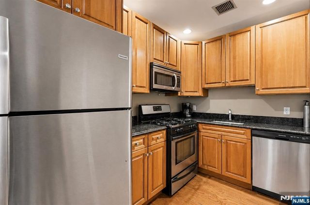 180 Edgewater Road, Cliffside Park, NJ 07010