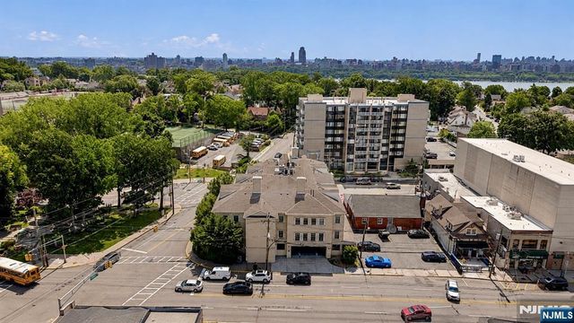 180 Edgewater Road, Cliffside Park, NJ 07010