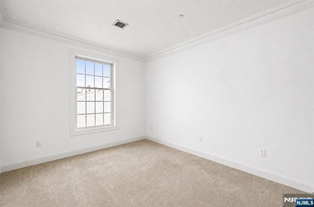 180 Edgewater Road, Cliffside Park, NJ 07010