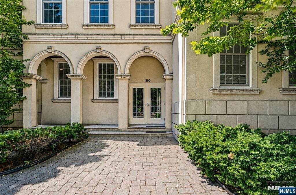 180 Edgewater Road, Cliffside Park, NJ 07010