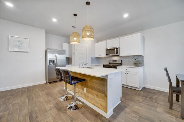 120 Rosa RD, San Marcos, TX 78666