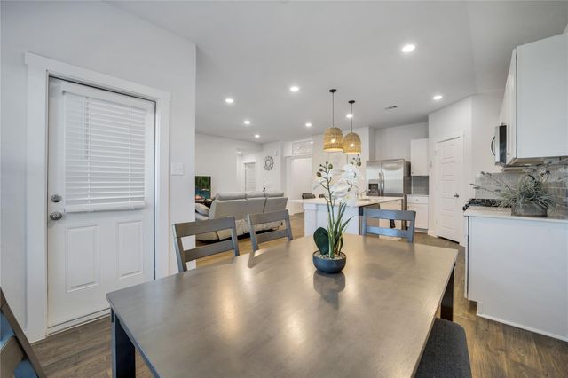 120 Rosa RD, San Marcos, TX 78666