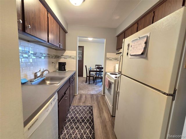 1891 Baldwin Drive 4, Trenton, MI 48183