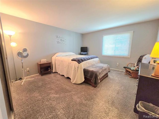 1891 Baldwin Drive 4, Trenton, MI 48183