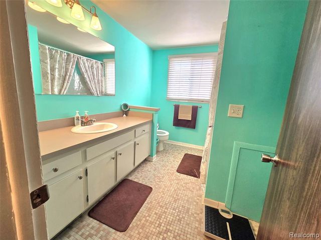 1891 Baldwin Drive 4, Trenton, MI 48183