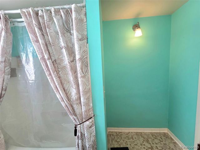 1891 Baldwin Drive 4, Trenton, MI 48183