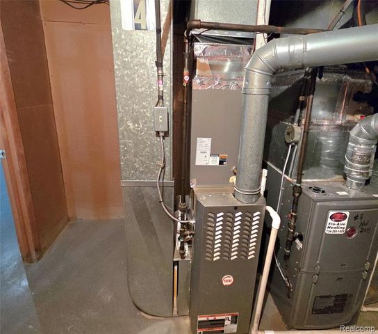 1891 Baldwin Drive 4, Trenton, MI 48183