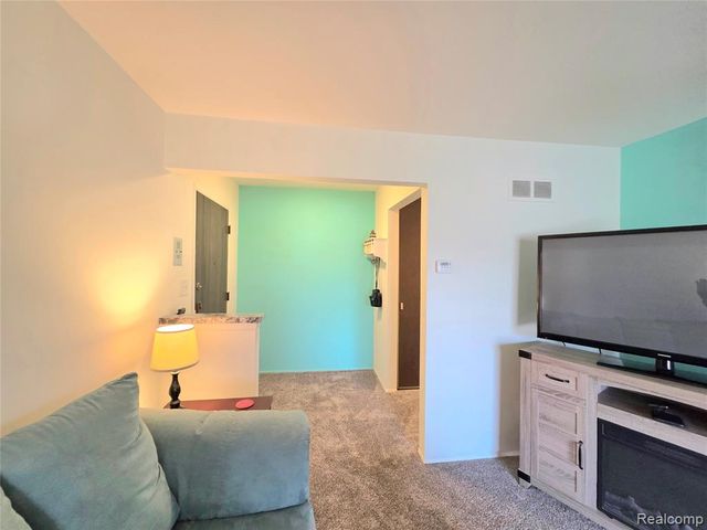 1891 Baldwin Drive 4, Trenton, MI 48183