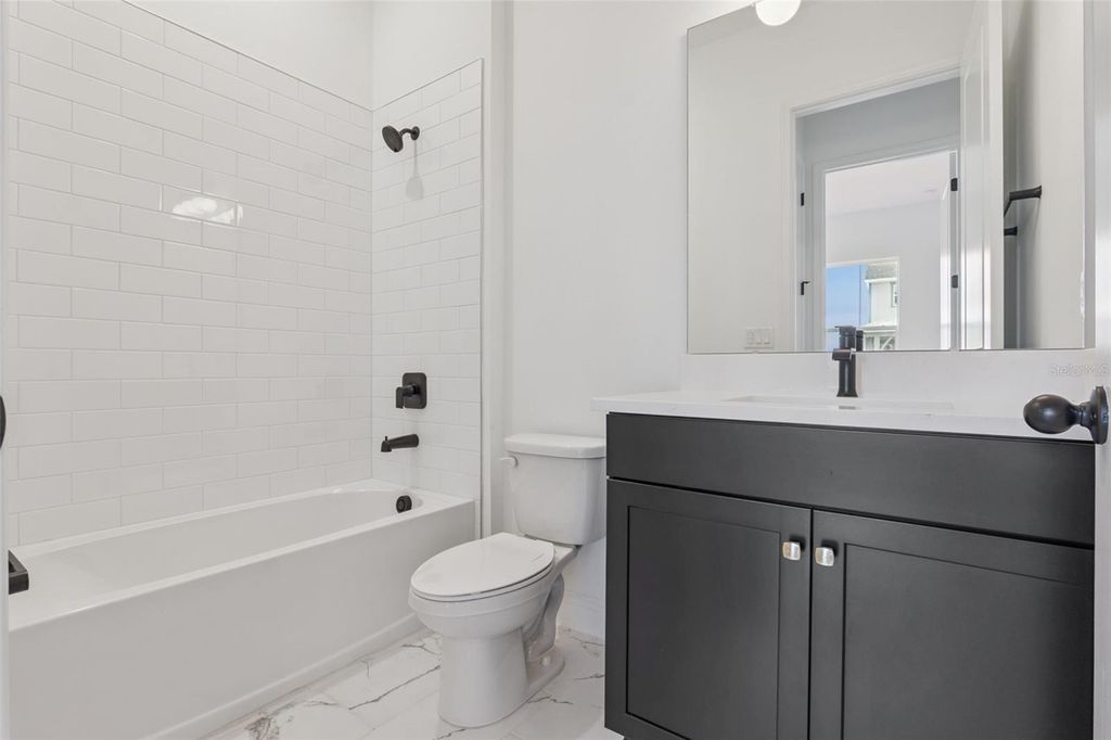 Image 19 of property listing at 10272 FIDDLEY ALLEY, Orlando, FL 32827