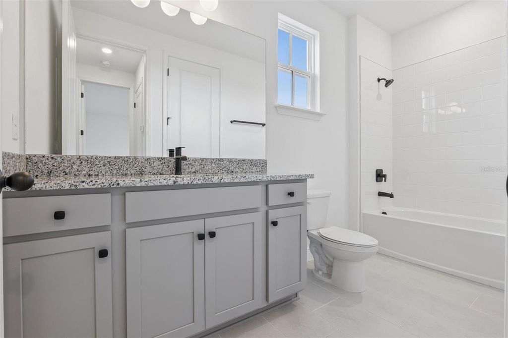 Image 30 of property listing at 10272 FIDDLEY ALLEY, Orlando, FL 32827