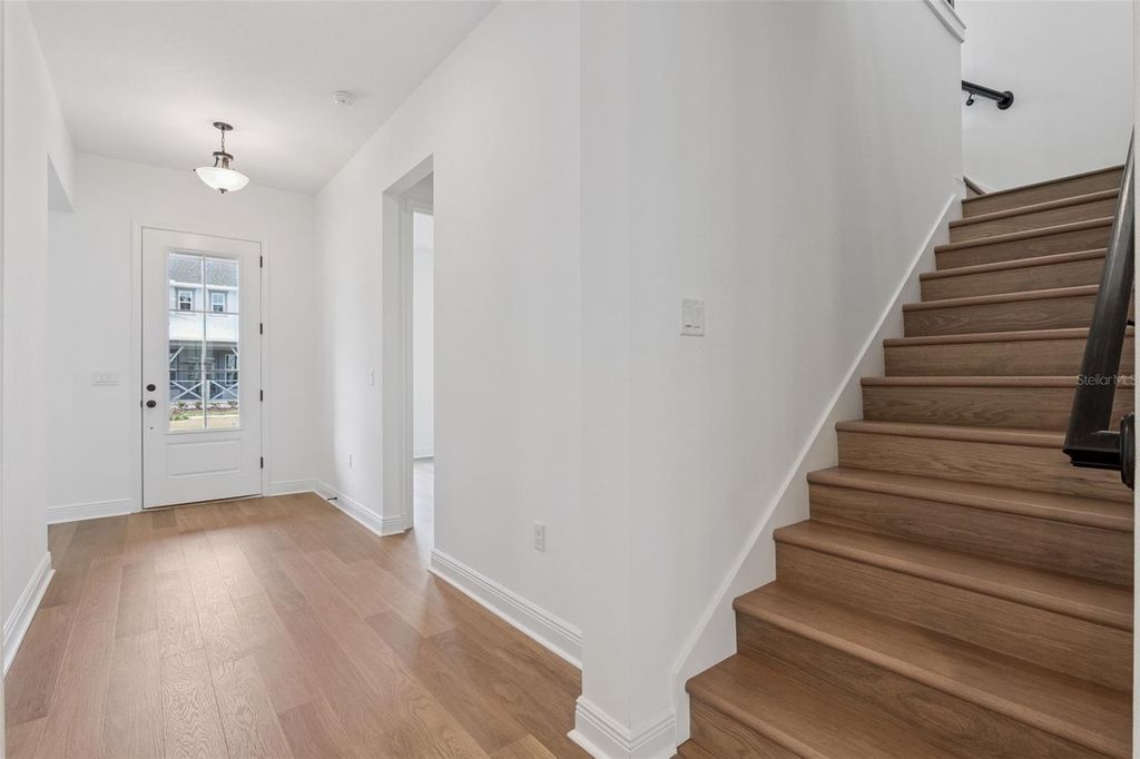 Image 4 of property listing at 10272 FIDDLEY ALLEY, Orlando, FL 32827