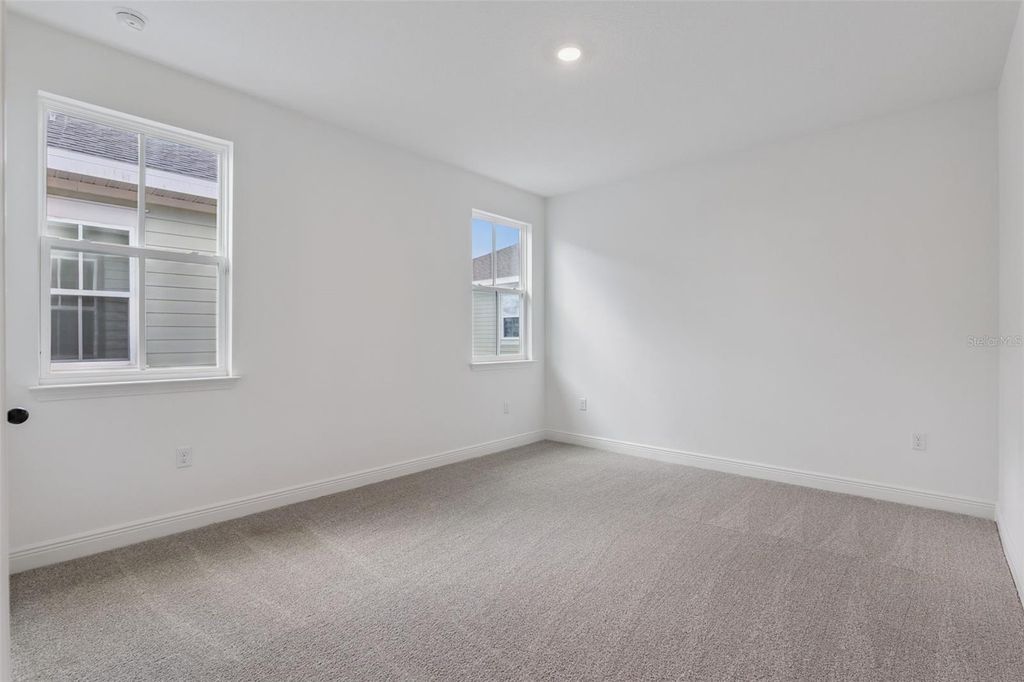 Image 31 of property listing at 10272 FIDDLEY ALLEY, Orlando, FL 32827