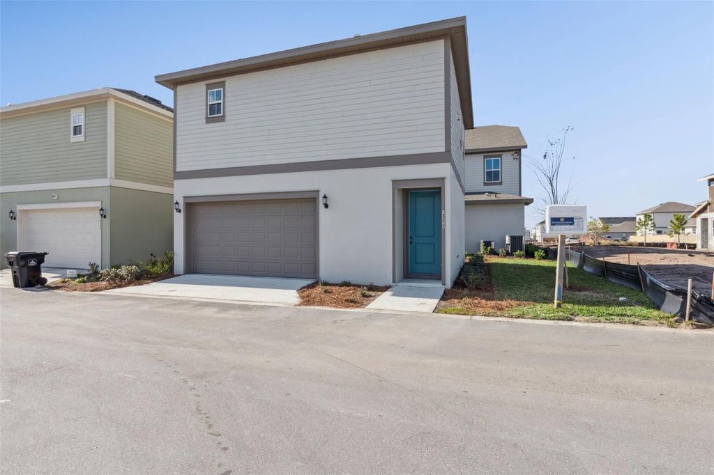 Image 35 of property listing at 10272 FIDDLEY ALLEY, Orlando, FL 32827