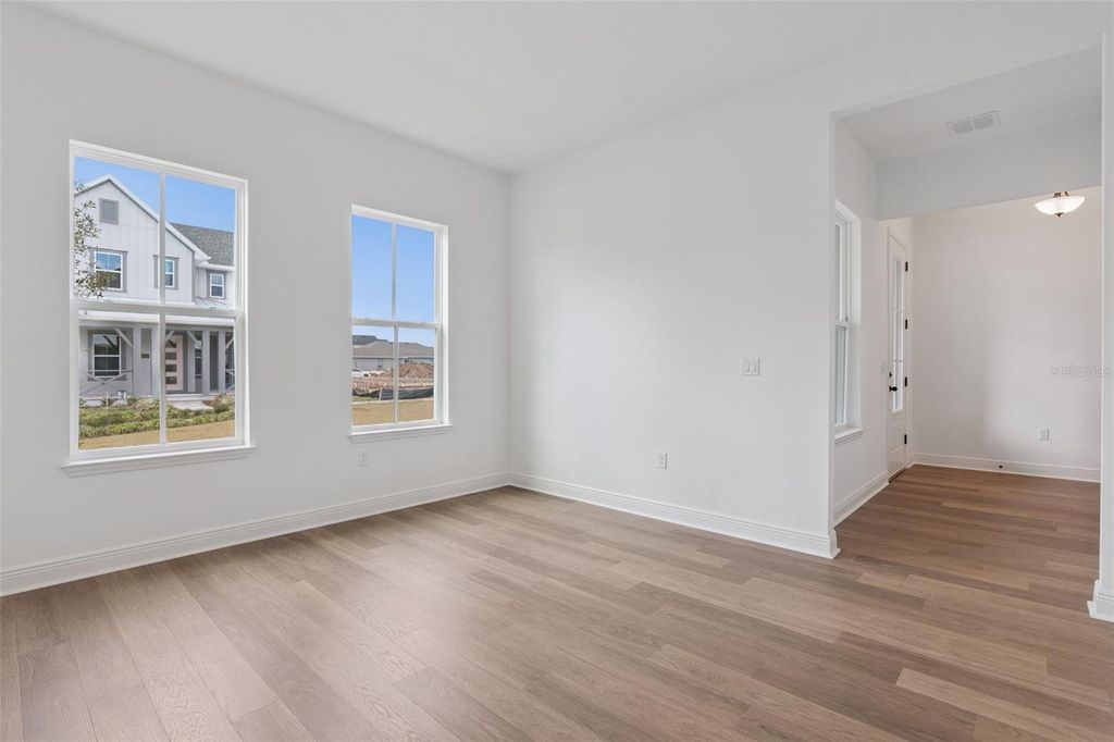 Image 5 of property listing at 10272 FIDDLEY ALLEY, Orlando, FL 32827