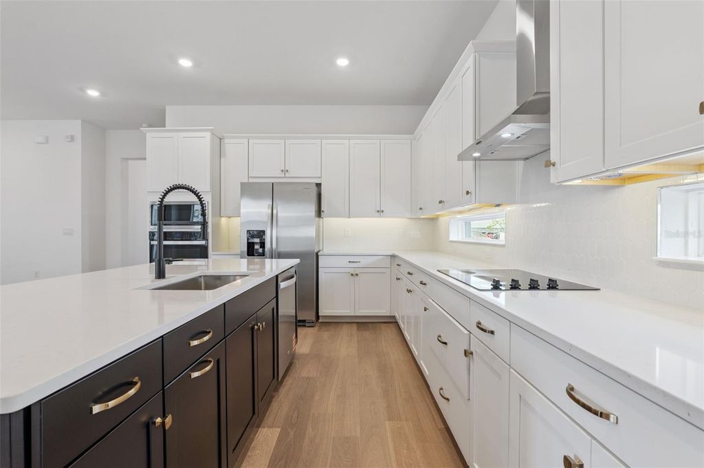 Image 9 of property listing at 10272 FIDDLEY ALLEY, Orlando, FL 32827